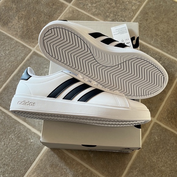 Grand Court 2.0 Shoes - Picture 3 of 4